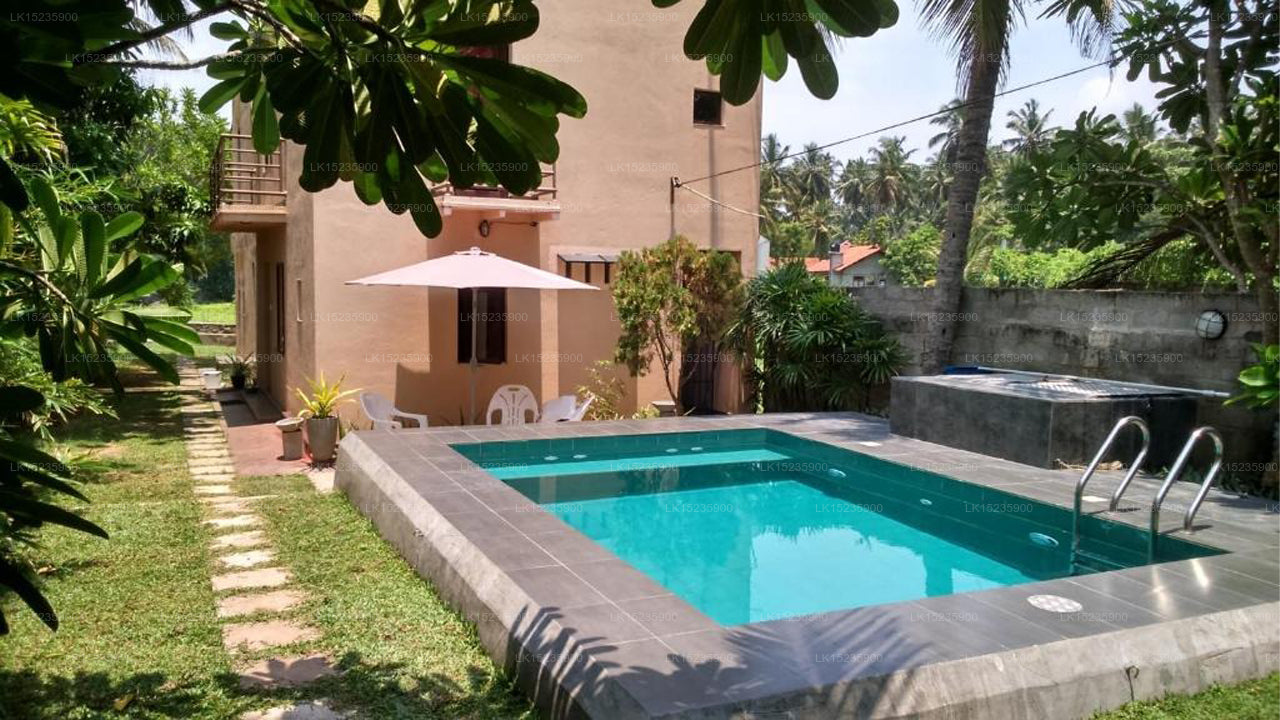 Sri Beach Bungalows And Villa