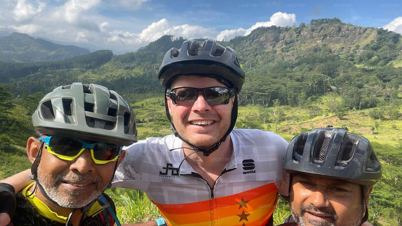 Excursión en bicicleta a las tierras altas de Nuwara Eliya desde Kandy