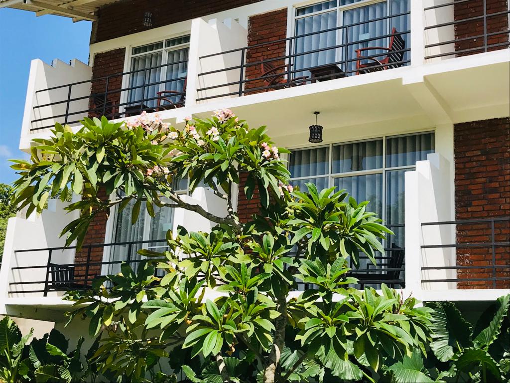 Agbo Hotel, Giritale