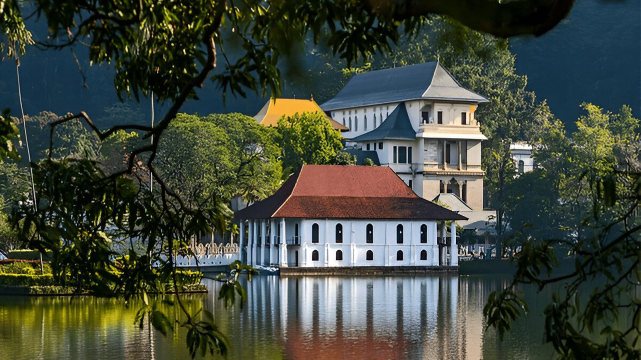 Entrada al Templo de la Reliquia del Diente Sagrado