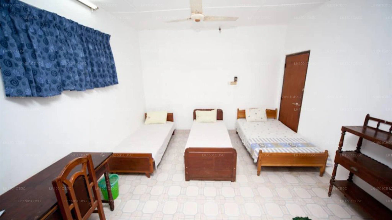 Theresa Inn, Saras Guest House, Jaffna