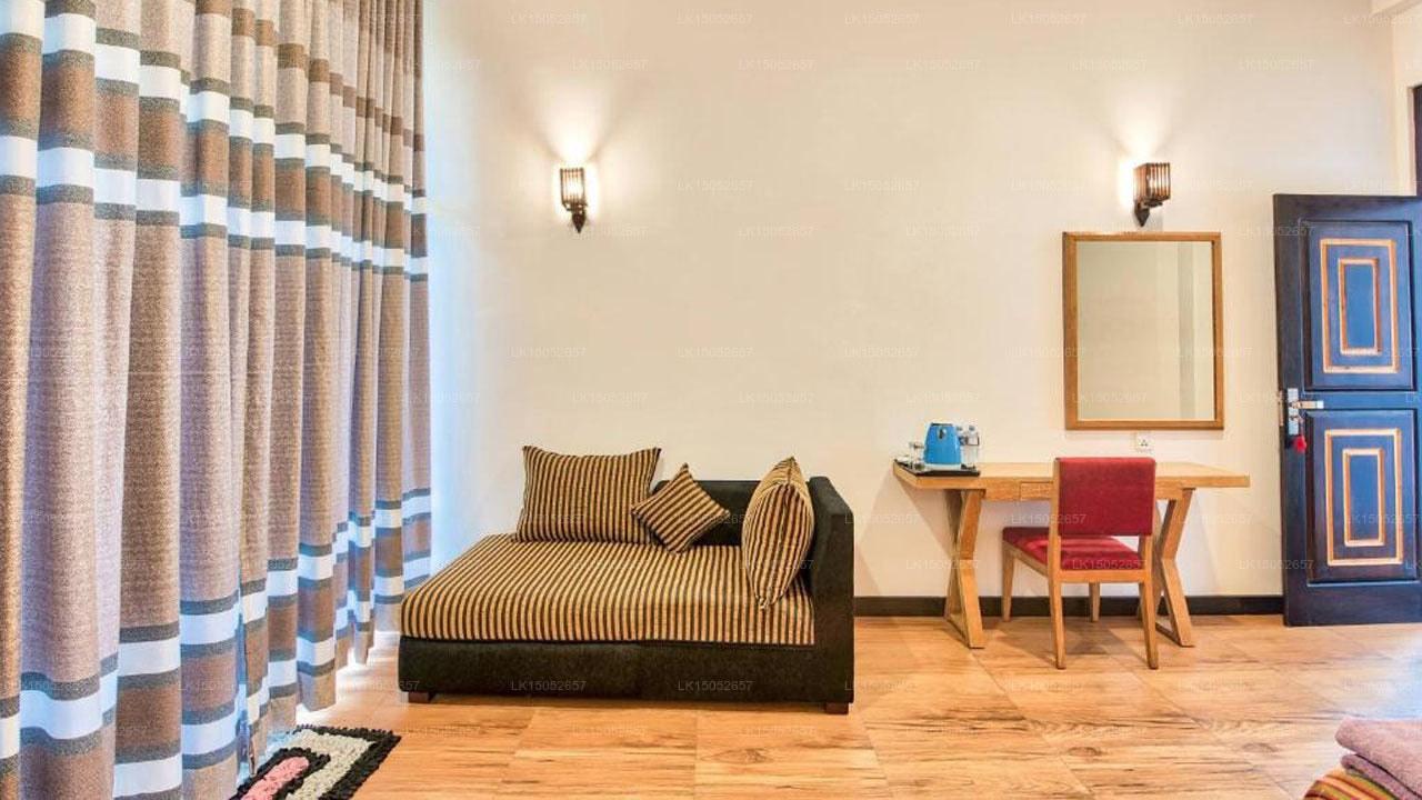 Aura by epic collection, Mirissa