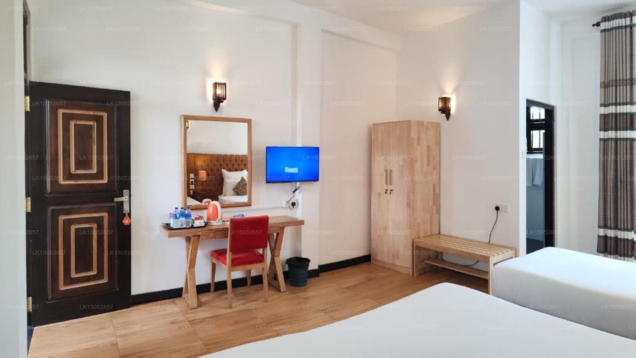 Aura by epic collection, Mirissa