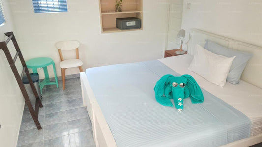 Neela's Guest House & Beach Restaurant, Hikkaduwa