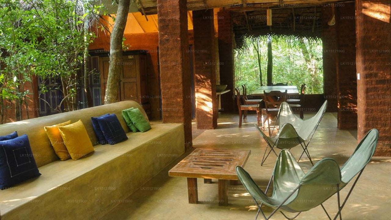 Back of Beyond - Belihul Oya