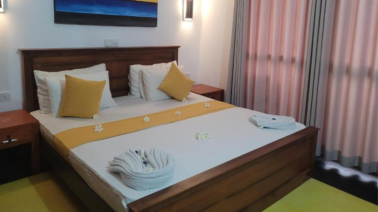 Janus Paradise Rest, Induruwa