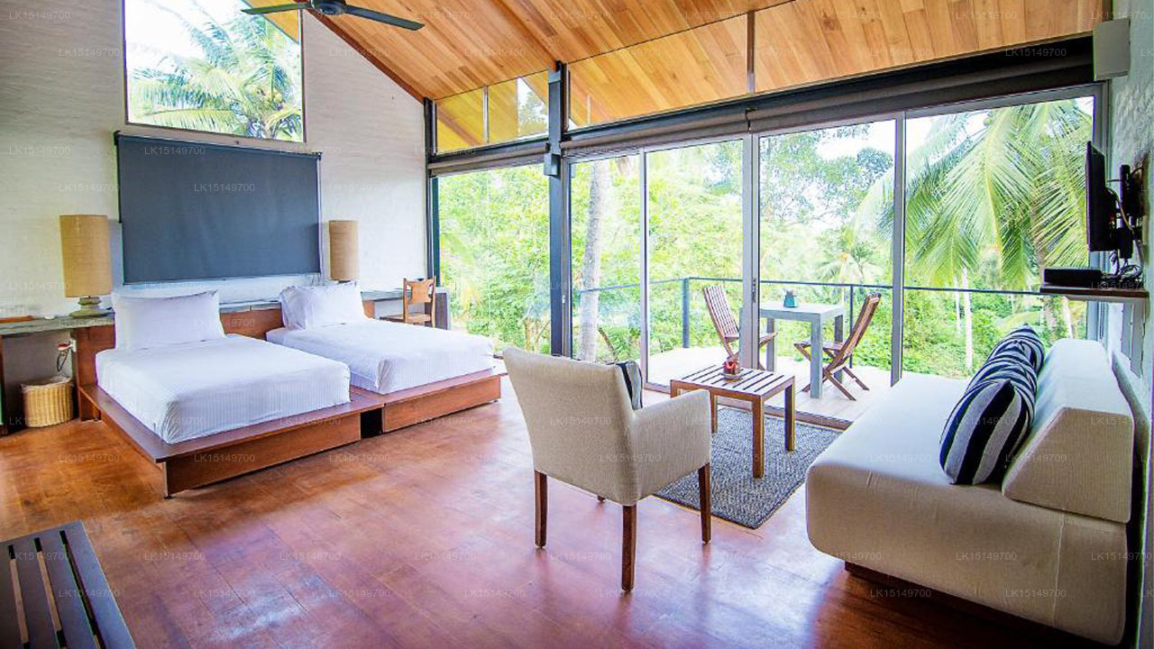 Comilla Bungalow, Gampaha