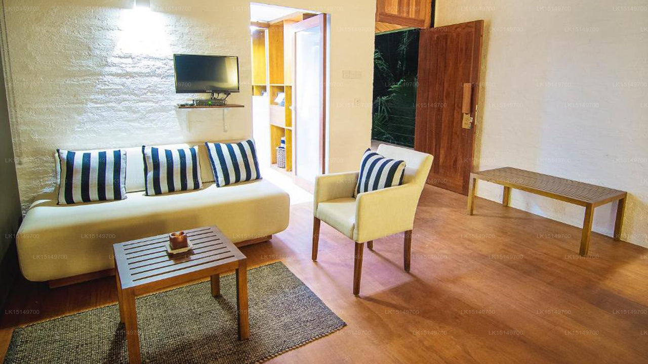 Comilla Bungalow, Gampaha