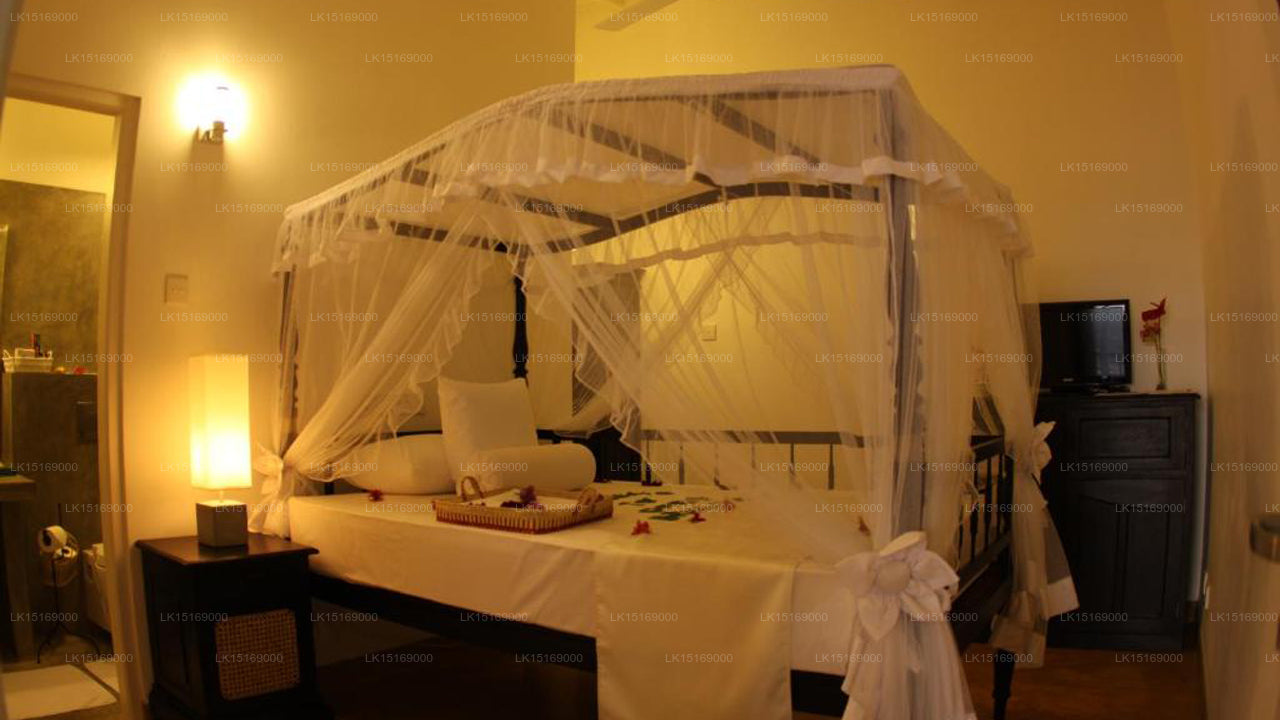 The Beach Hotel Oasis Bridge, Ambalangoda