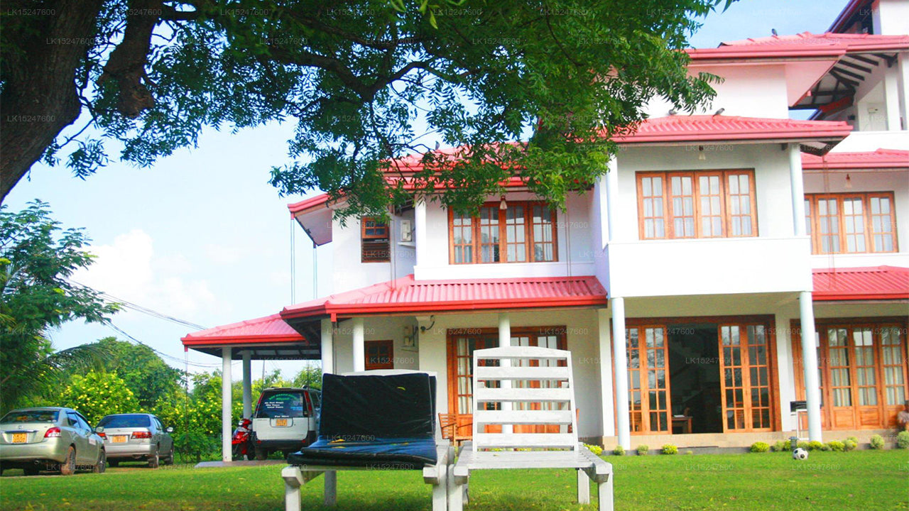 Vista Bay Beach Hotel, Nilaveli