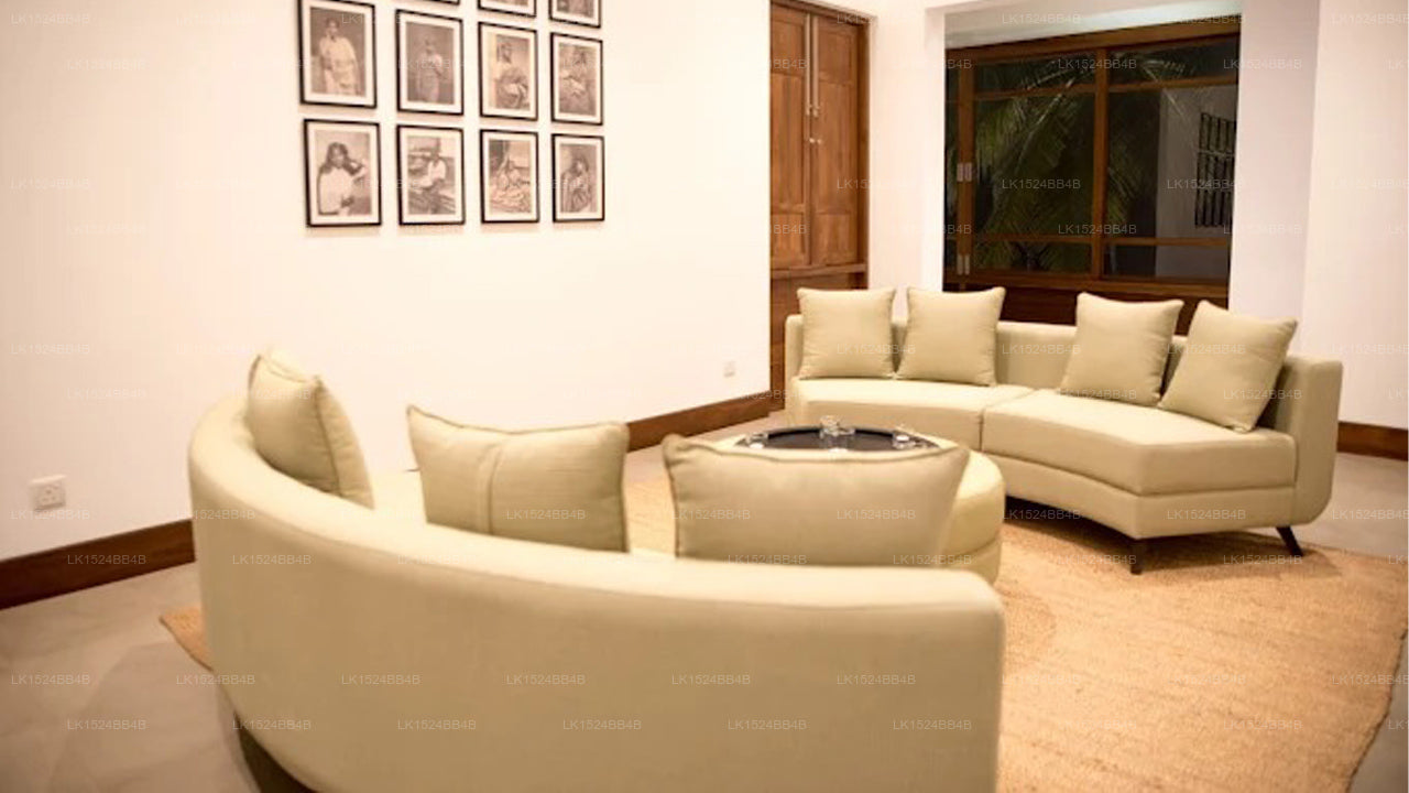 The Villa by Contemporary , Wadduwa