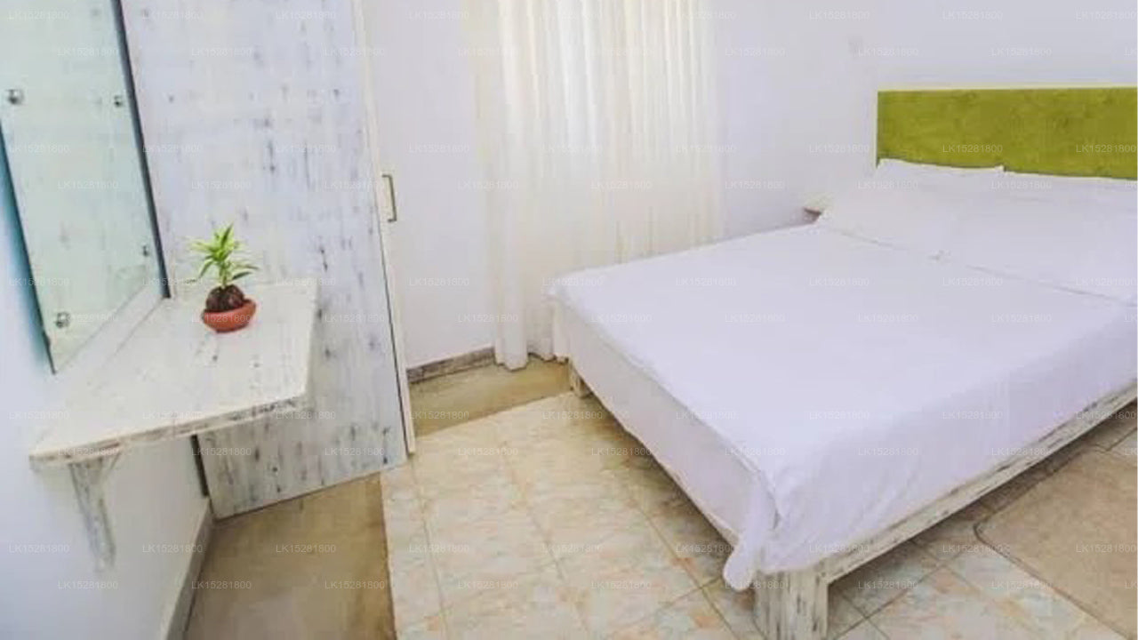 Una J Villa, Pamunugama