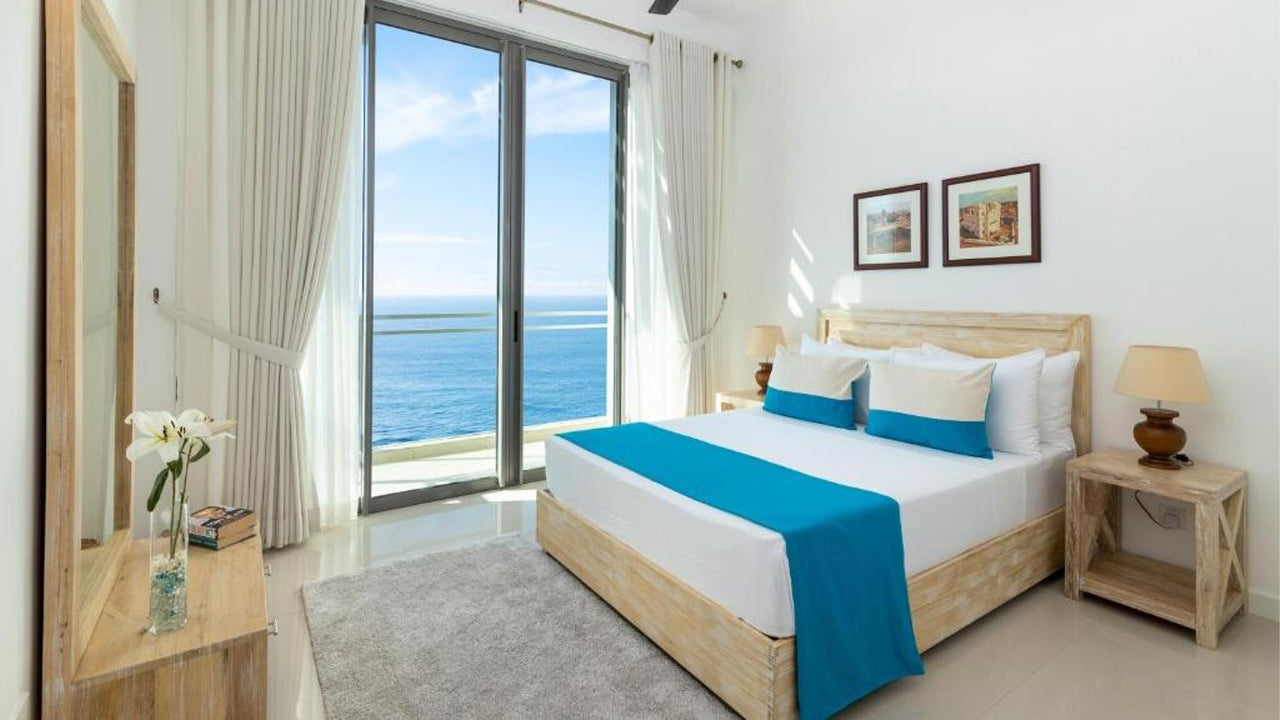 Oceanfront Condo by the Beach, Galle