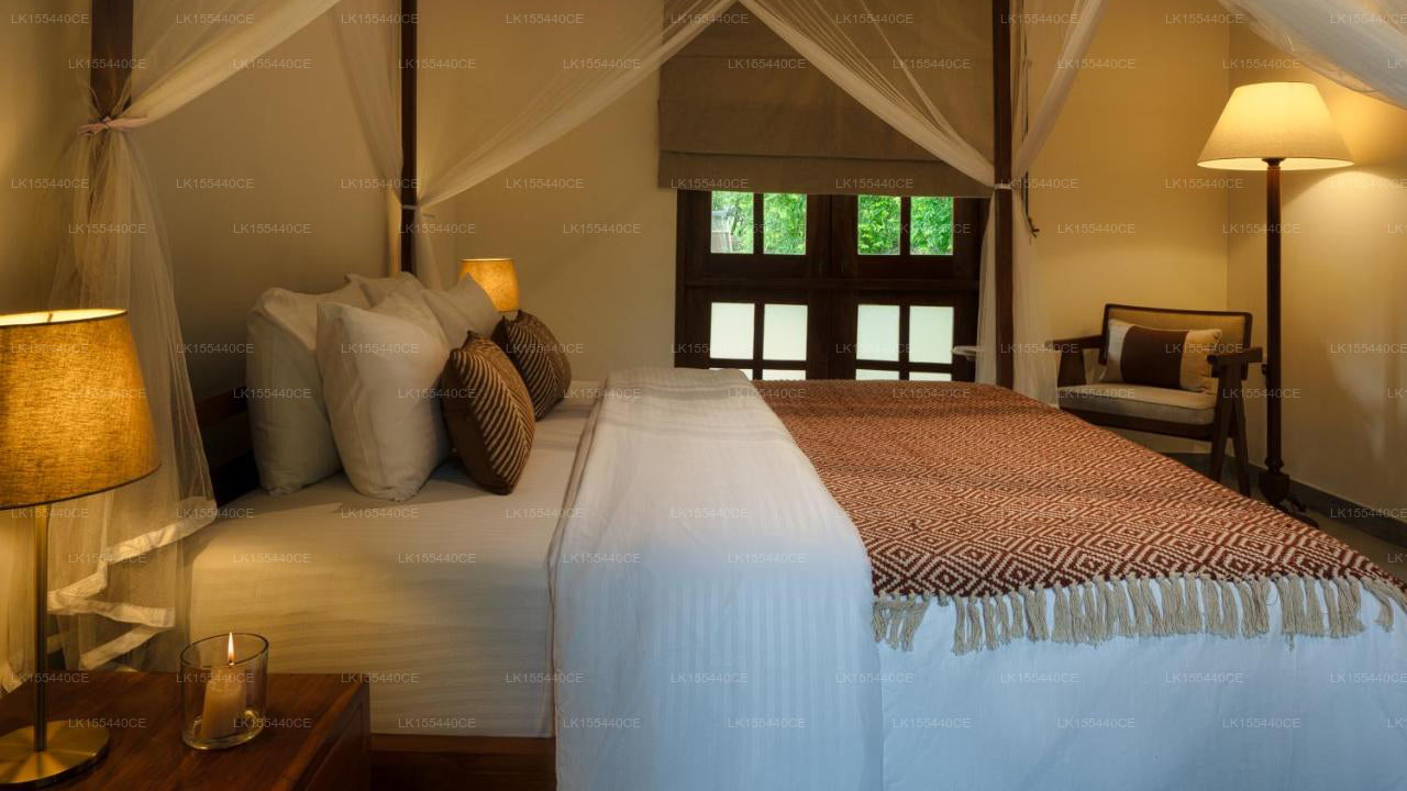 Neem Tree House, Kirinda