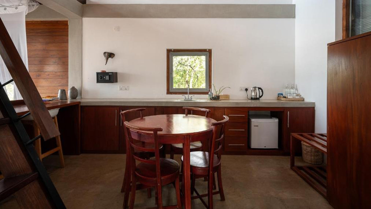 TreeHouse Chalets in, Belihuloya