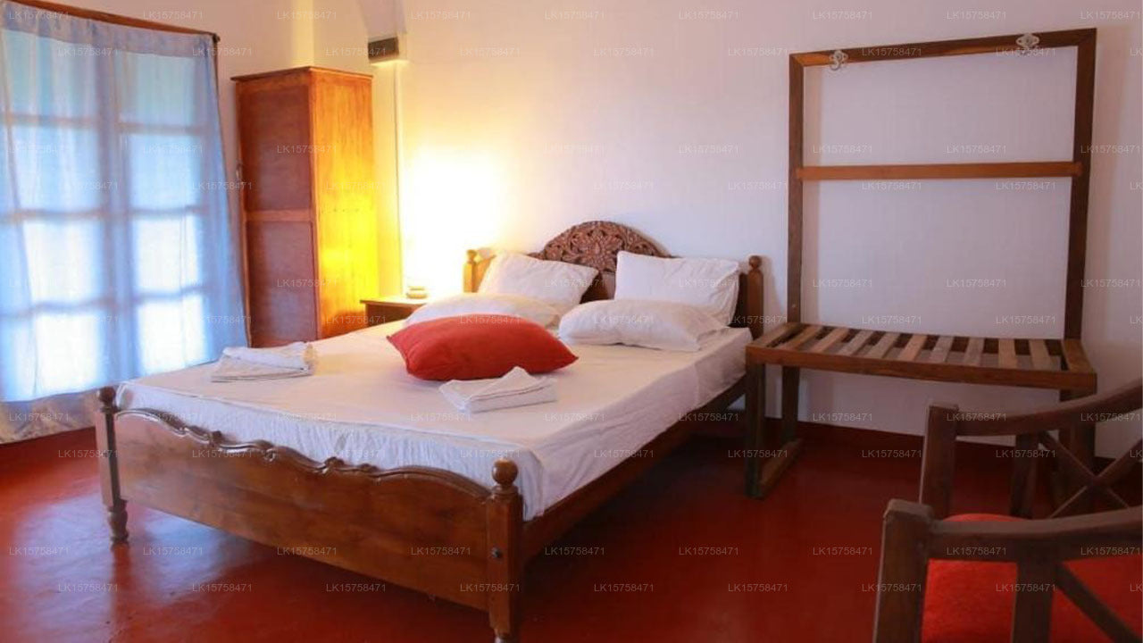 Bliss Bay at the rock, Nilaveli