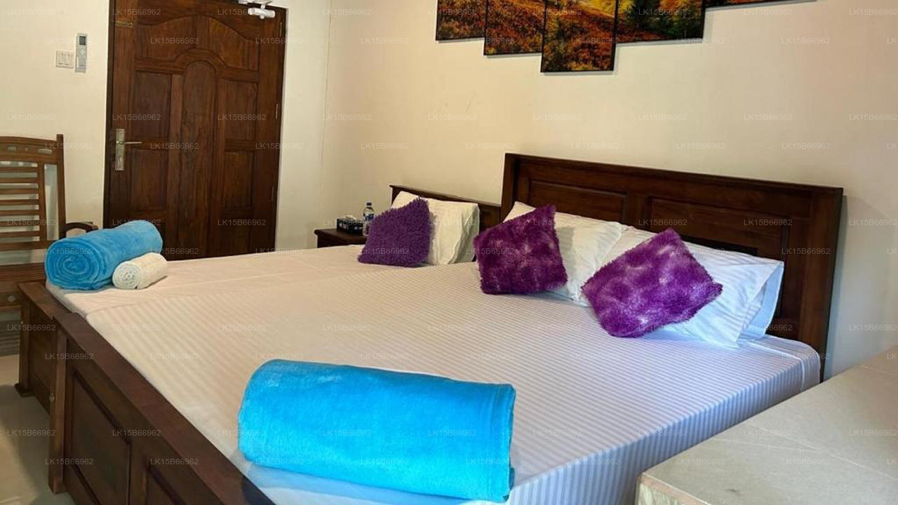 Dinu Lanka Resort, Katunayake