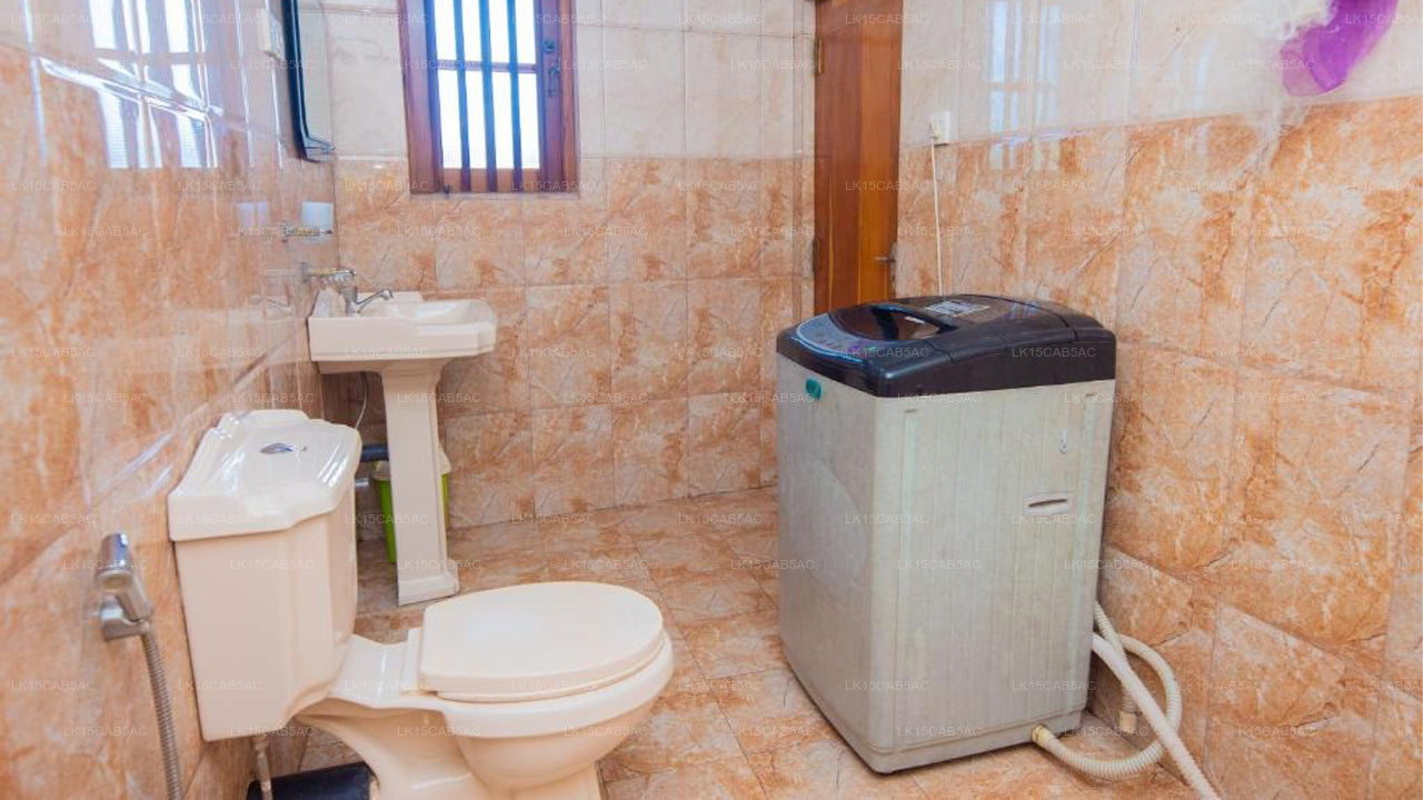 Shyni Tourist Guesthouse, Hikkaduwa