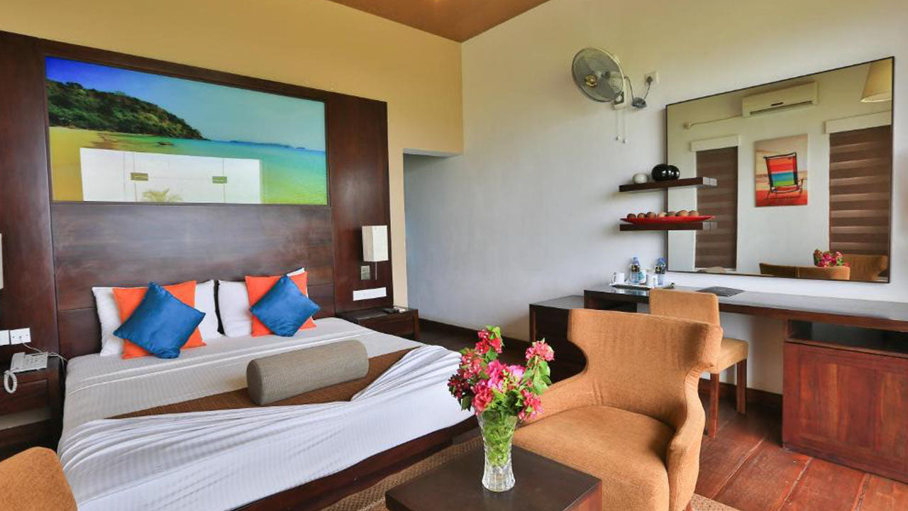 Laya Waves, Pacífico