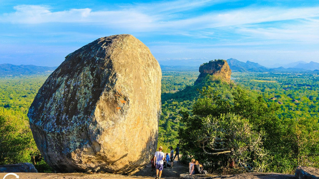 Visita guiada a Pidurangala con entradas incluidas.