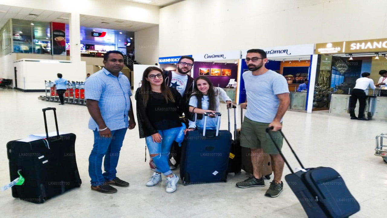 Traslado privado de la ciudad de Unawatuna al aeropuerto de Colombo (CMB)