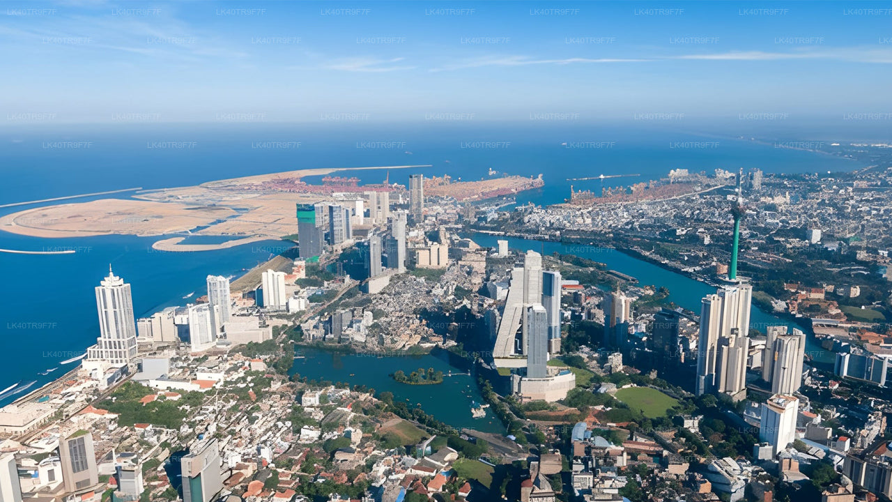 Traslado privado de Colombo a Sigiriya con paradas turísticas.