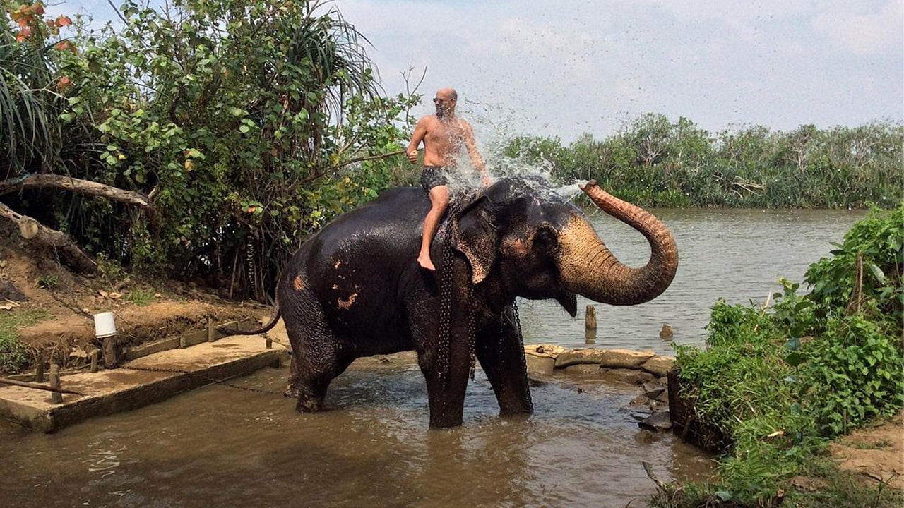 Paseo en elefante desde Boossa