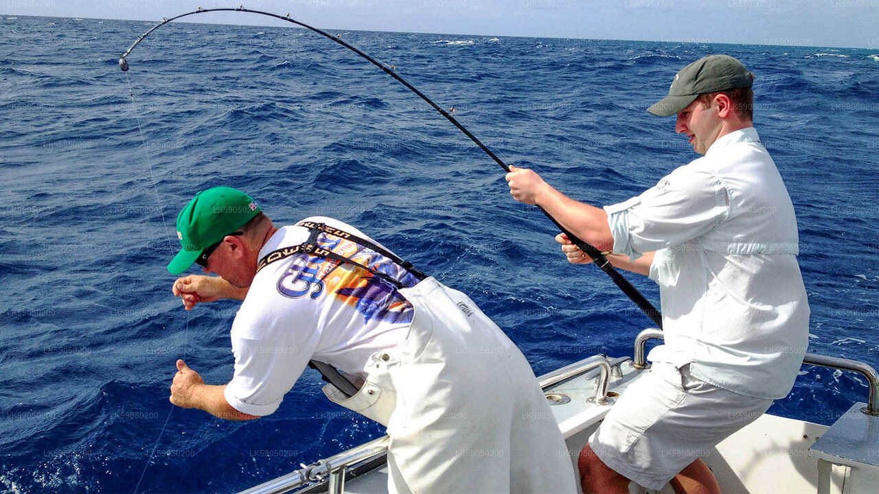 Excursión privada de pesca en lancha rápida de lujo desde Mirissa