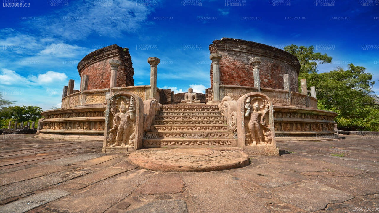 Anuradhapura and Polonnaruwa Ancient Cities Tour from Pasikuda
