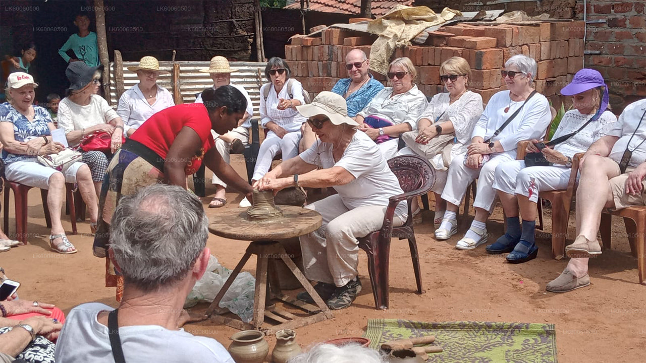 Visita al pueblo de Hiriwadunna desde Habarana