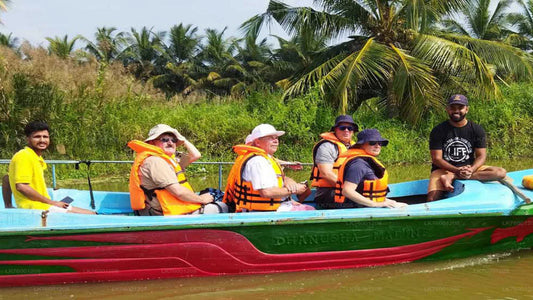 Safari en barco por la jungla del río Walawe