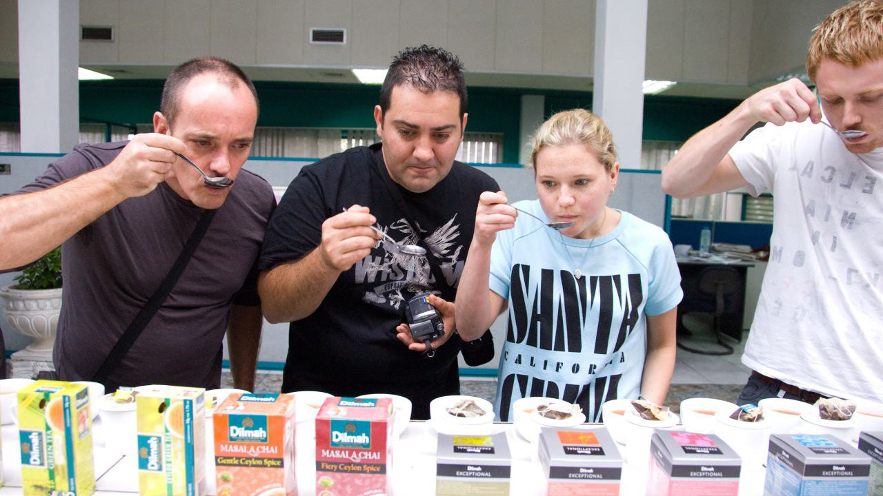 Cata de té de Ceilán en Colombo