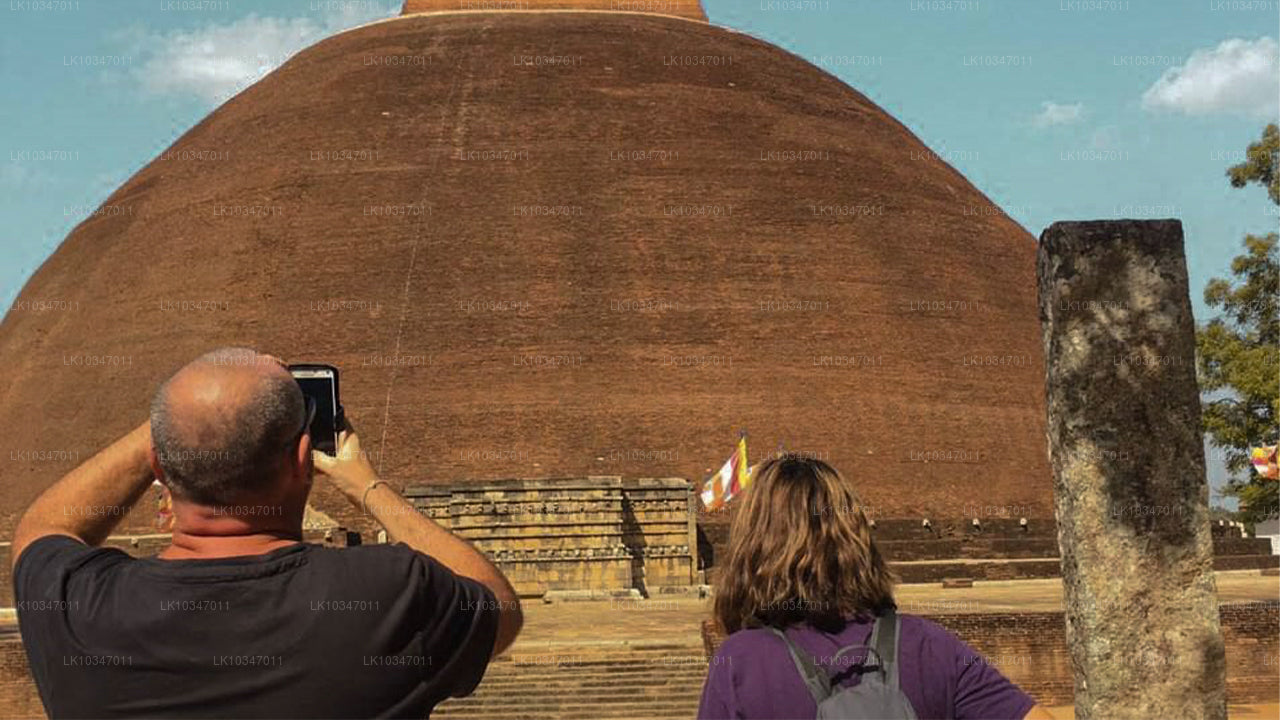 Ciudad sagrada de Anuradhapura desde Colombo (3 días)