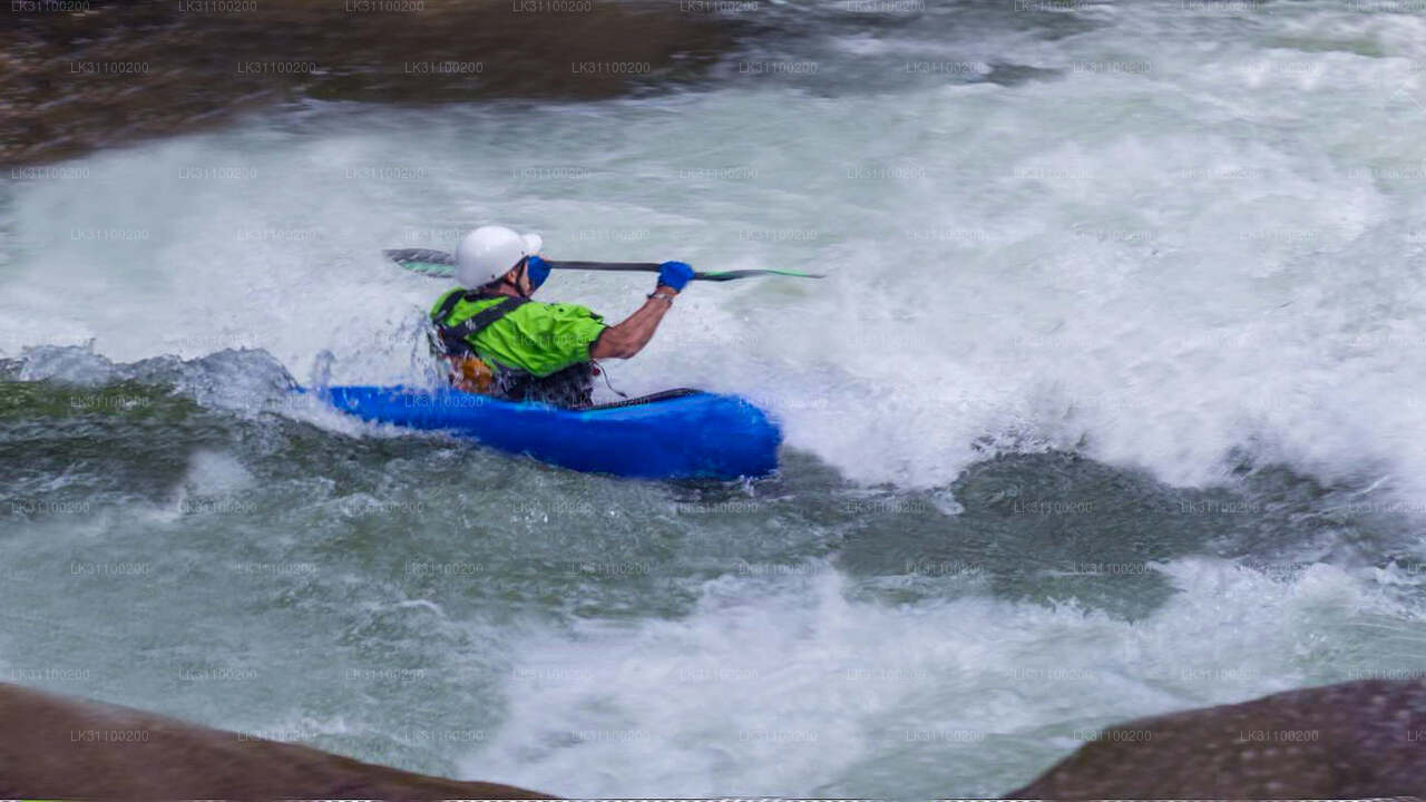 Piragüismo en aguas planas desde Kitulgala