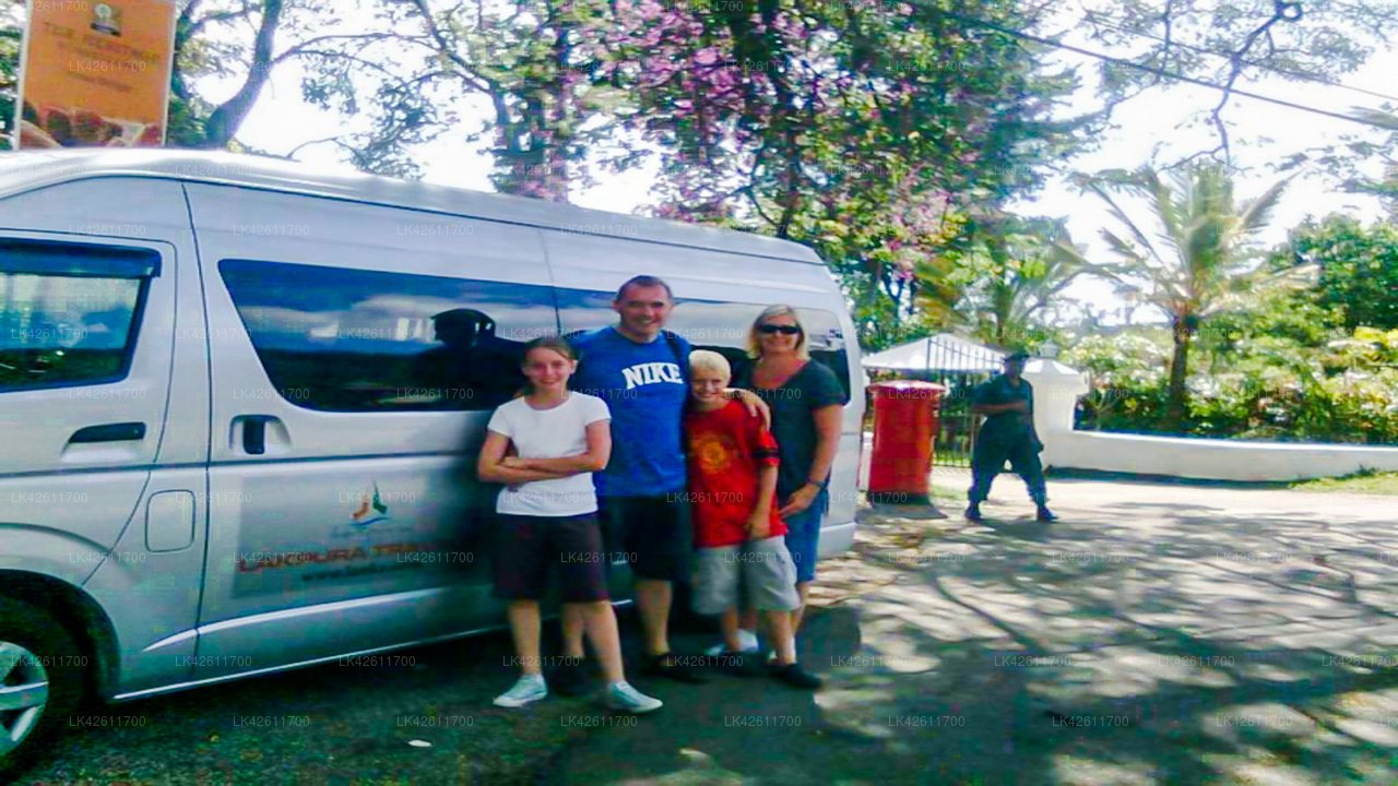 Traslado privado de la ciudad de Negombo al aeropuerto de Colombo (CMB)