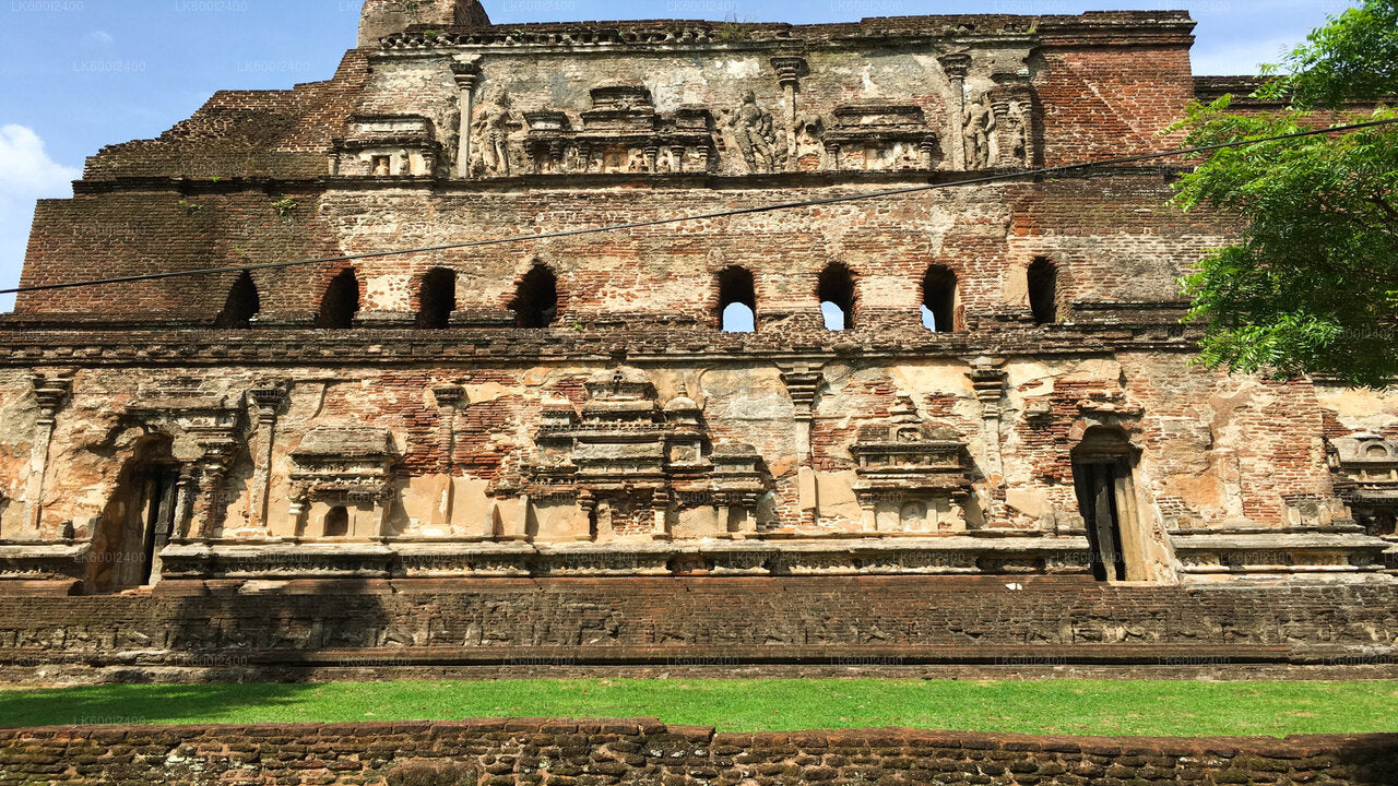 Ritigala, Kala Wewa and Namal Uyana from Dambulla