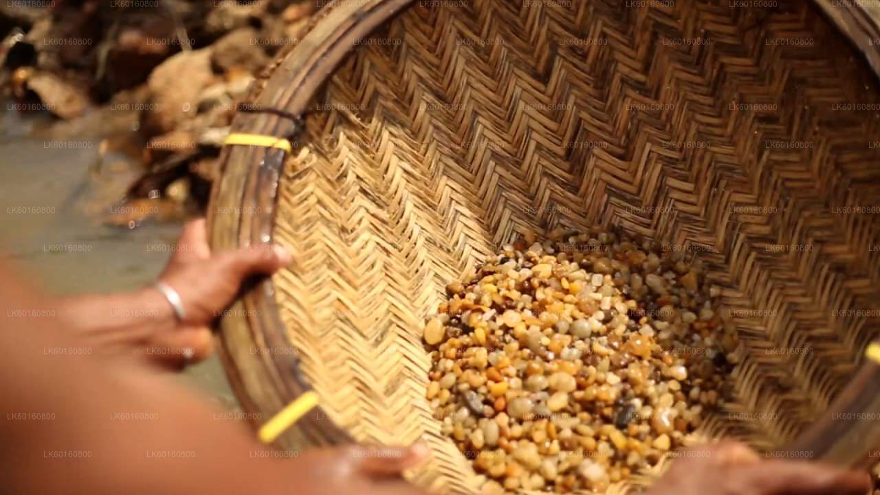 Explora las minas de gemas en Rathnapura desde Kalutara