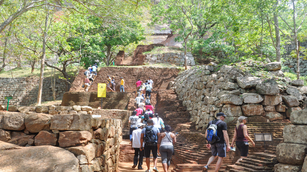 Roca de Sigiriya y cueva Dambulla de Sigiriya
