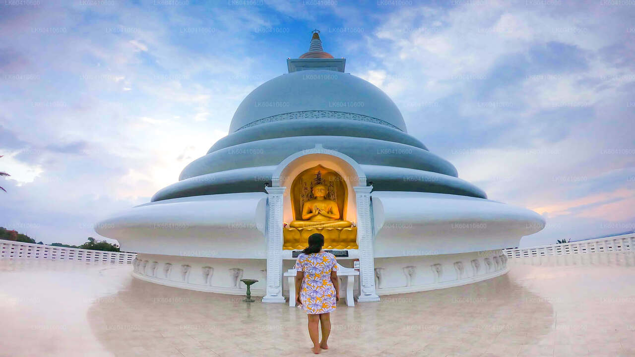 Recorrido por templos ocultos y costas apartadas desde Unawatuna