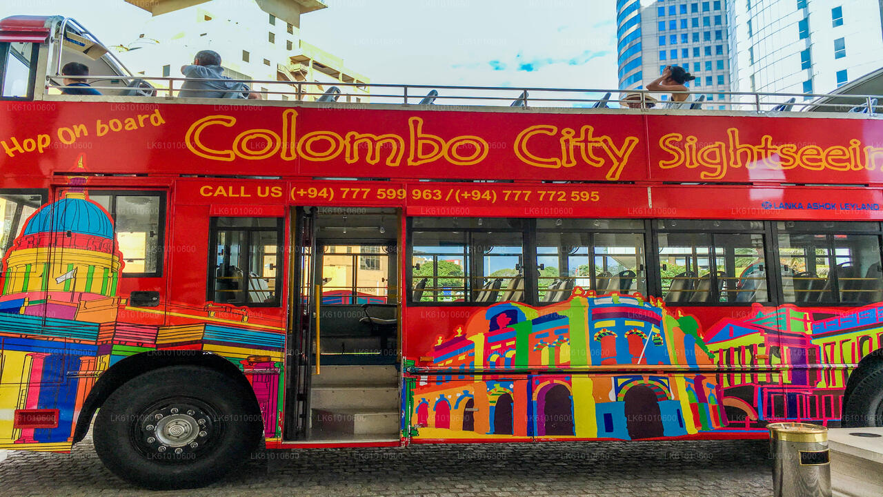 Recorrido por la ciudad de Colombo en minibús