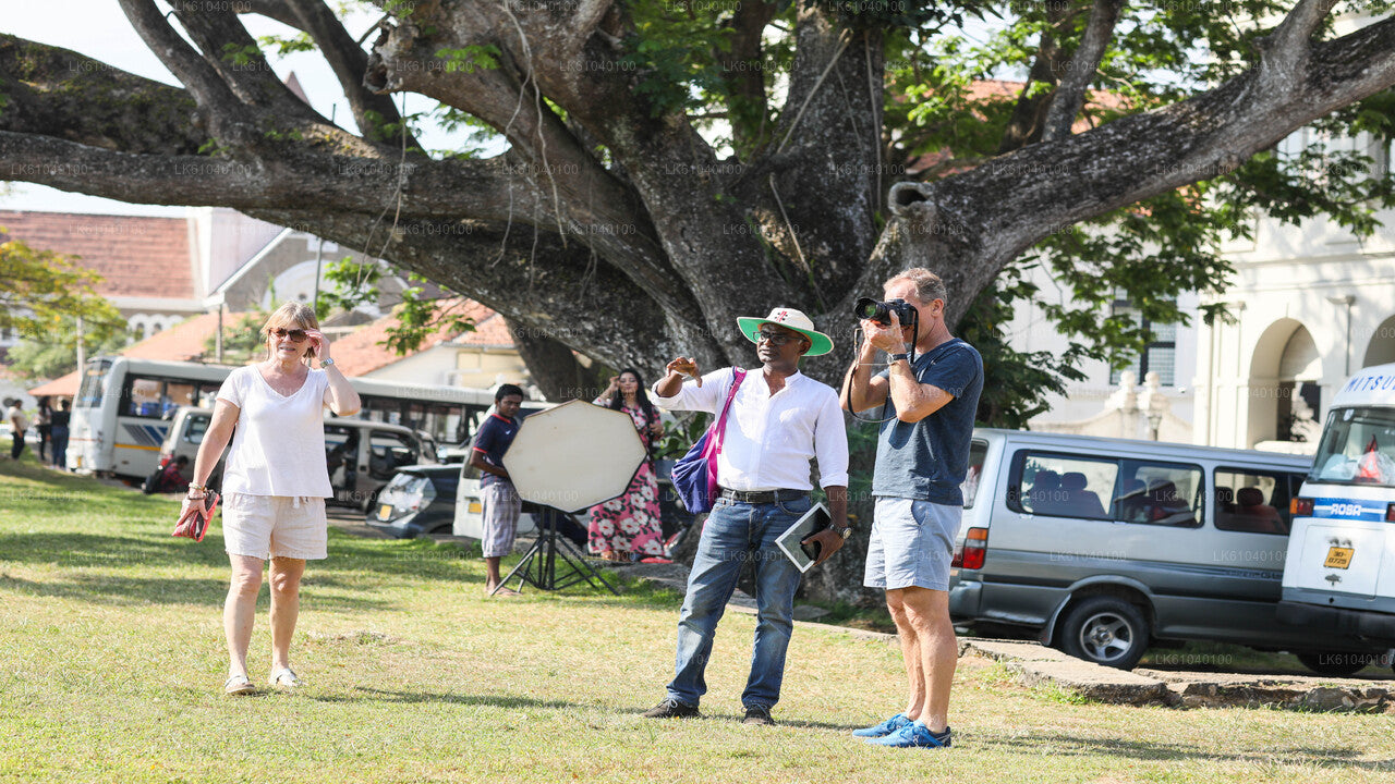 Paseo por el fuerte de Galle con un lugareño
