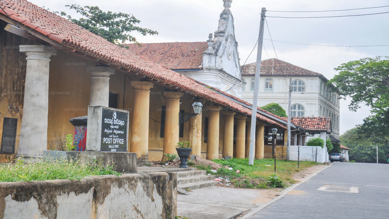 Paseo por el fuerte de Galle con un lugareño