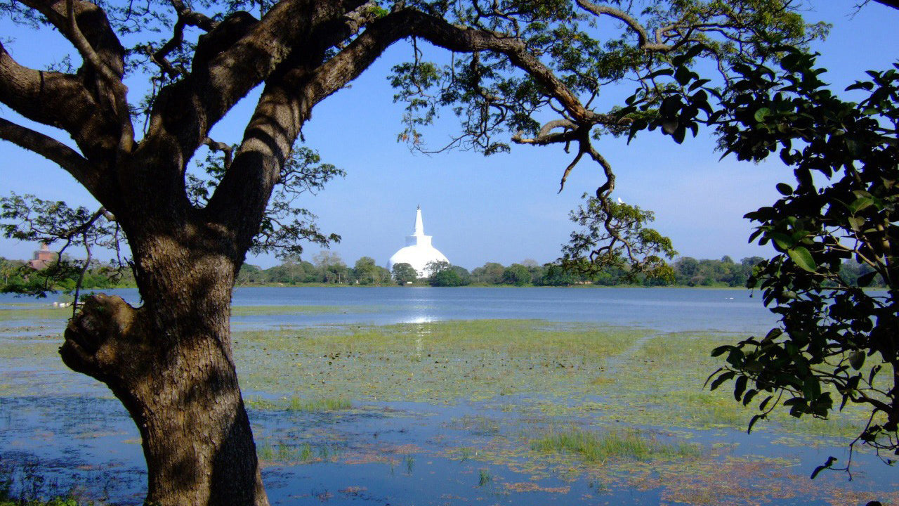 Entrada al Área Sagrada de Anuradhapura