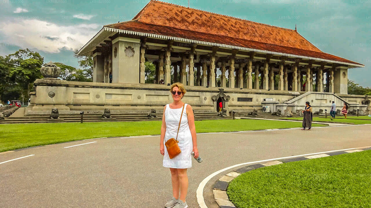 Paseo por la ciudad de Colombo con un lugareño desde el puerto marítimo de Colombo