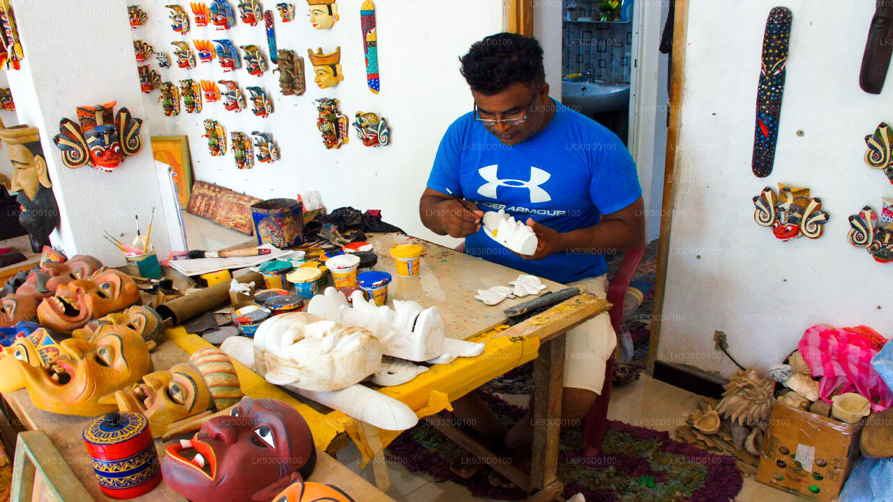 Tour de fabricación de máscaras desde Bentota