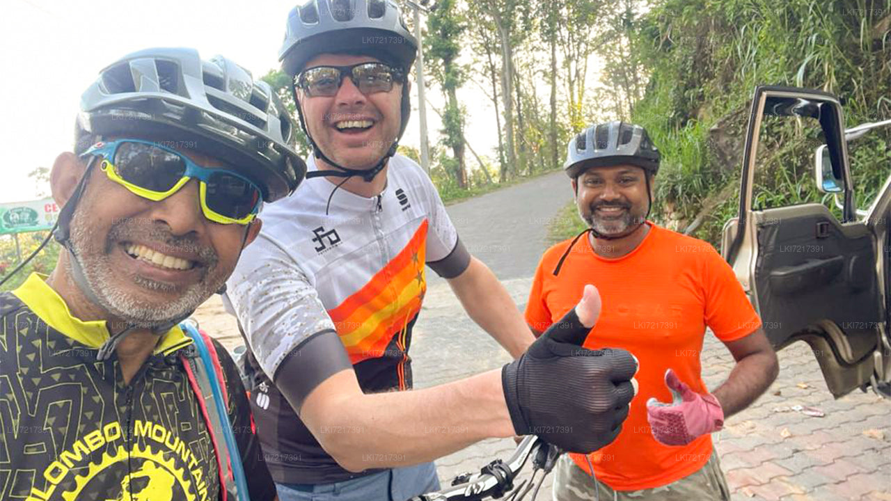 Excursión en bicicleta a las tierras altas de Nuwara Eliya desde Kandy