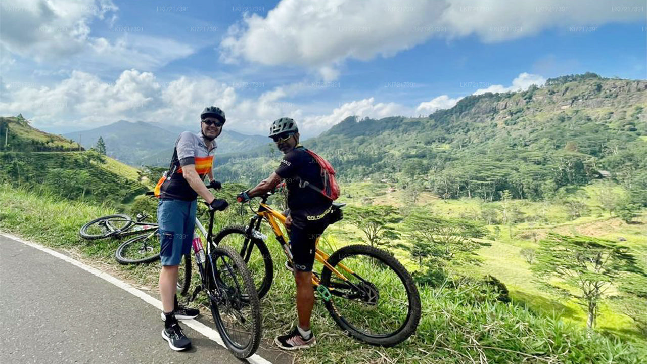 Excursión en bicicleta a las tierras altas de Nuwara Eliya desde Kandy